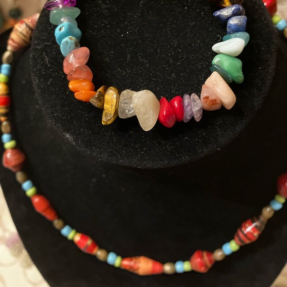 AFRICAN PAPER BEAD NECKLACE SEALED WITH MULTI CHIP CHAKRA BRACELET - Picture 1 of 11